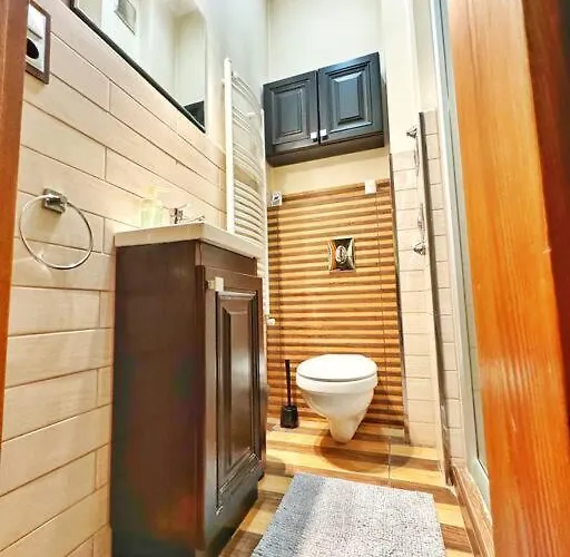 Ultra Central / 10 Ppl Apartament