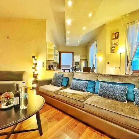 Ultra Central / 10 Ppl *