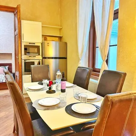 Ultra Central / 10 Ppl Apartman *